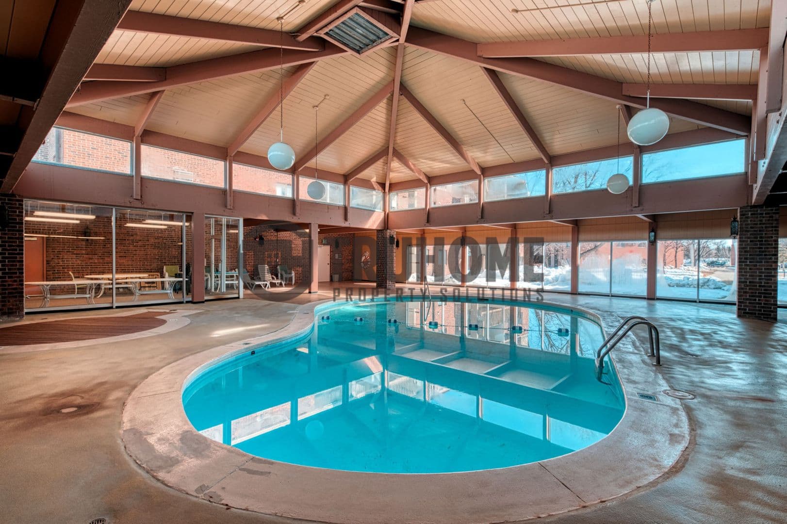 Grand Forks Apartment: 715 North 40th Street