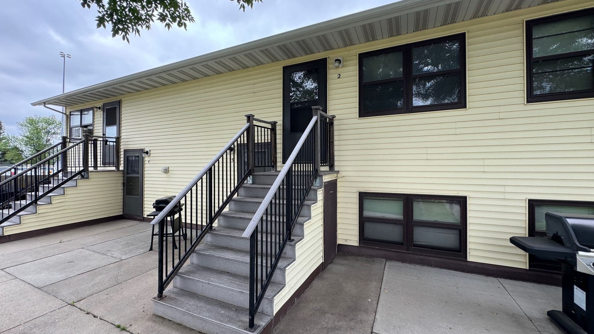Grand Forks Apartment: 1710 N 7th St.