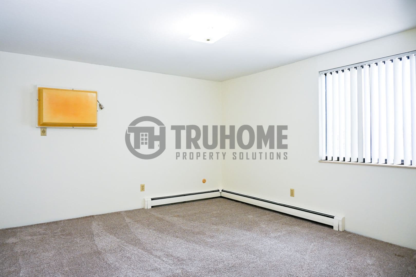 Grand Forks Apartment: 715 North 40th Street