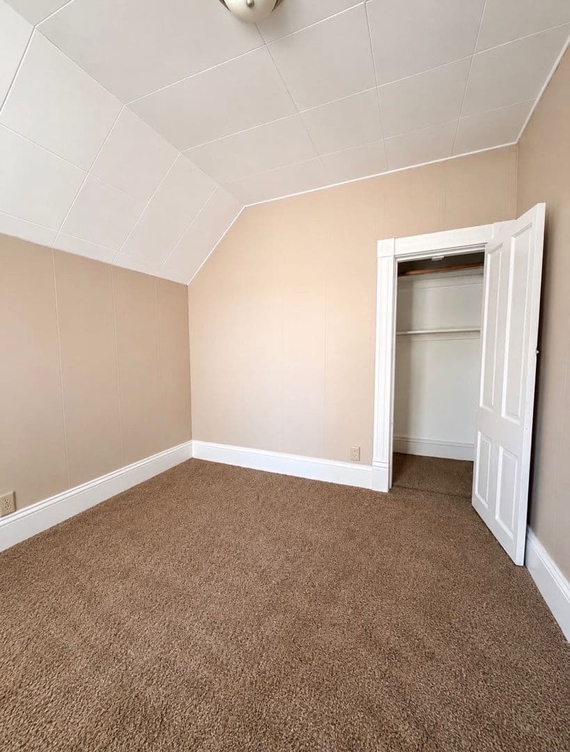 Grand Forks Apartment: 601 Walnut Street/417 6th Ave S