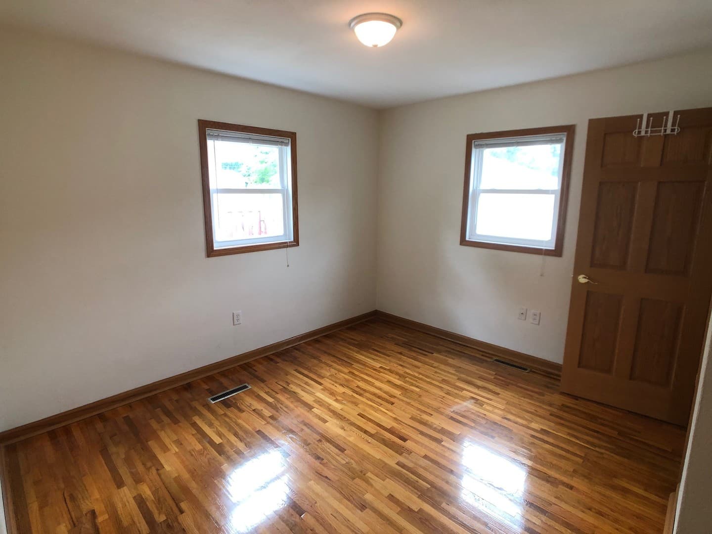 Grand Forks Apartment: 1001 S. 19th St.