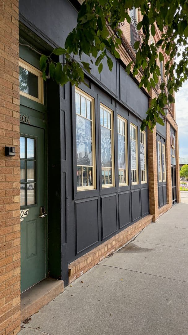 East Grand Forks Apartment: 304 DeMers Ave