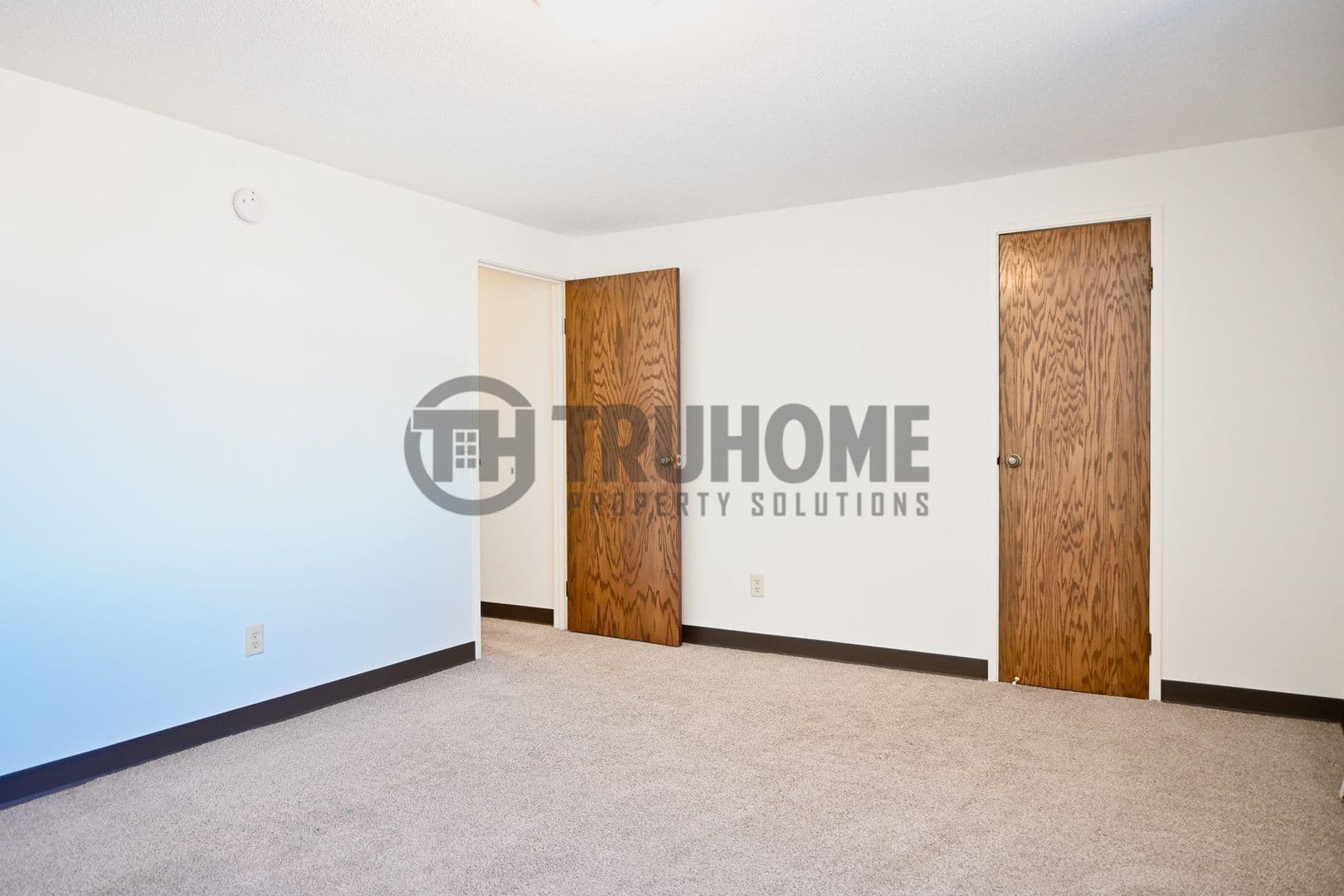 Grand Forks Apartment: 715 North 40th Street