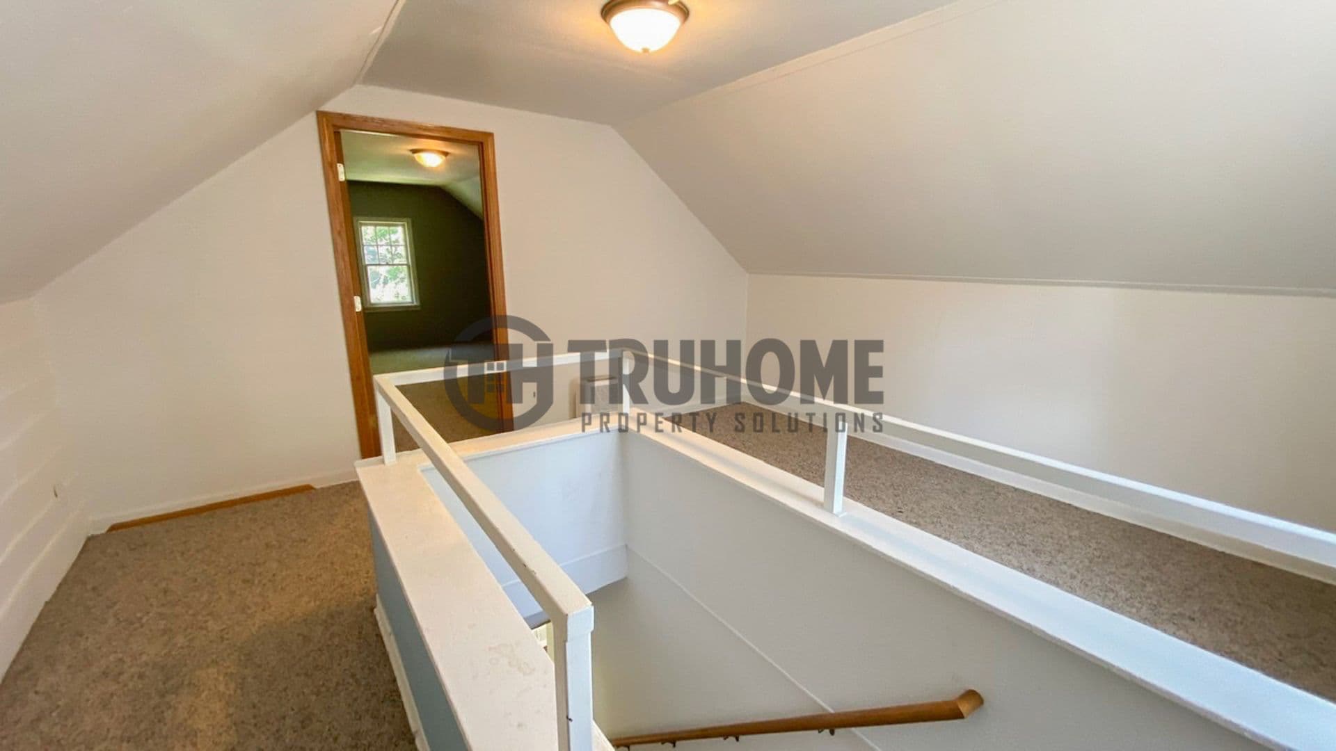 Grand Forks House: 2305 University Ave