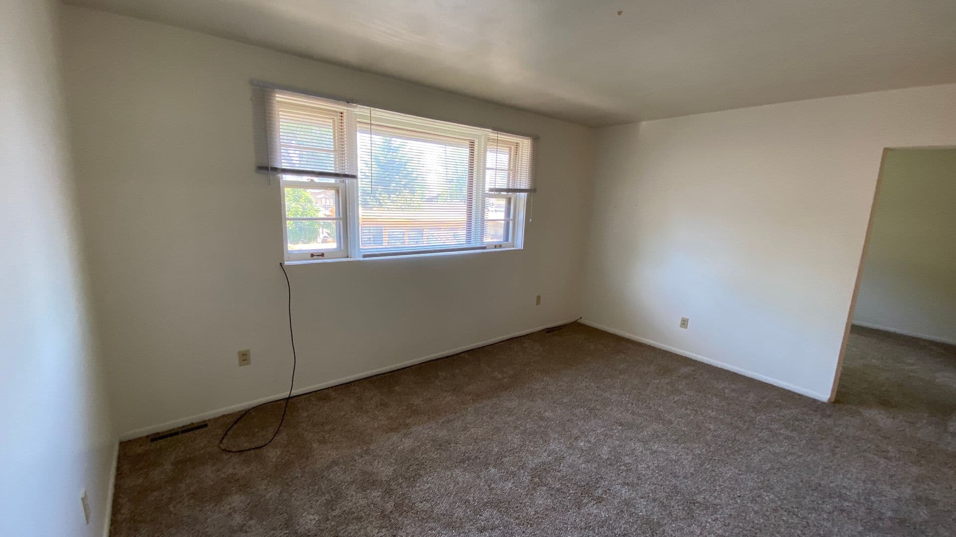 Grand Forks Apartment: 910 S. 12th St.
