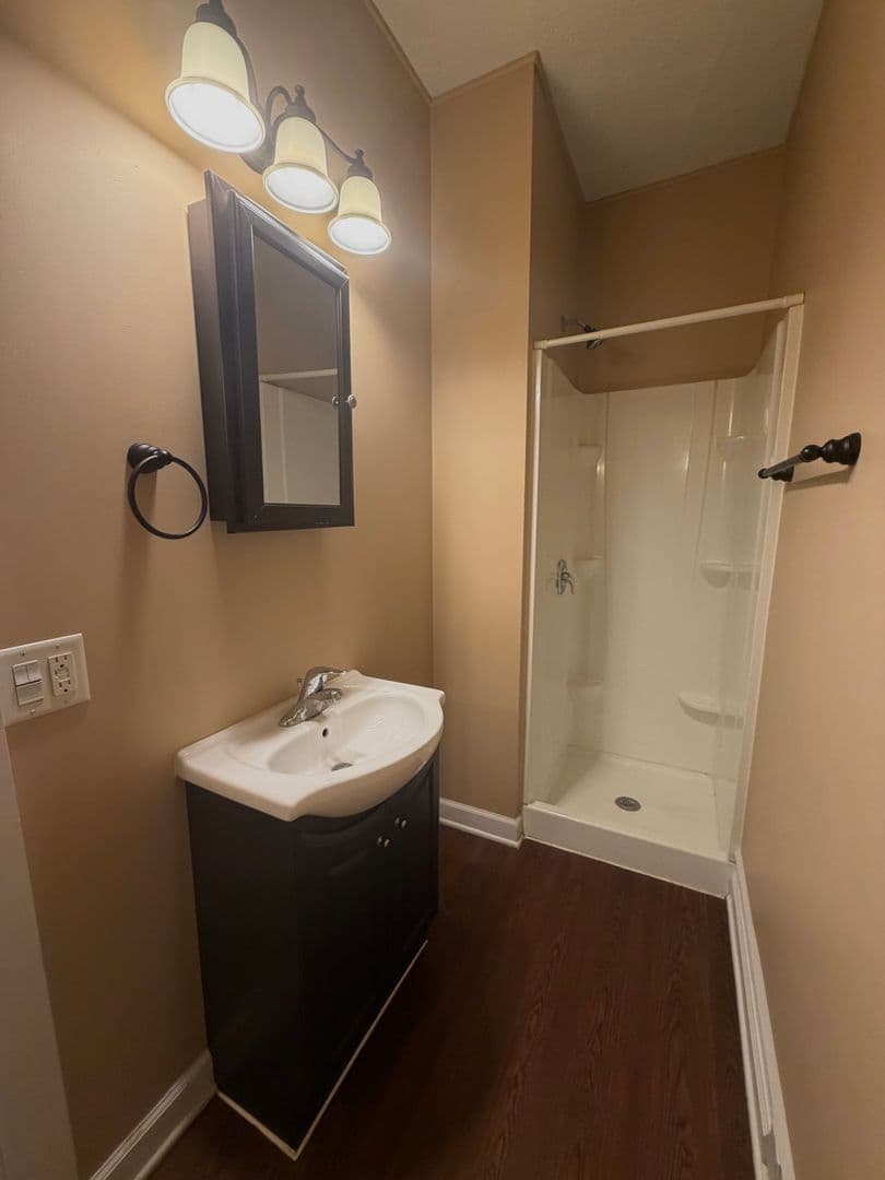 Grand Forks Apartment: 601 Walnut Street/417 6th Ave S