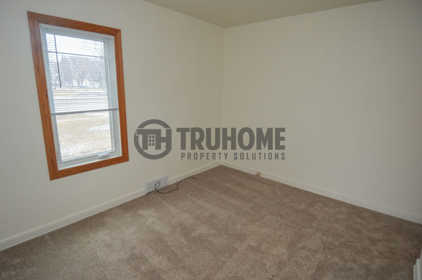 Grand Forks House: 2305 University Ave
