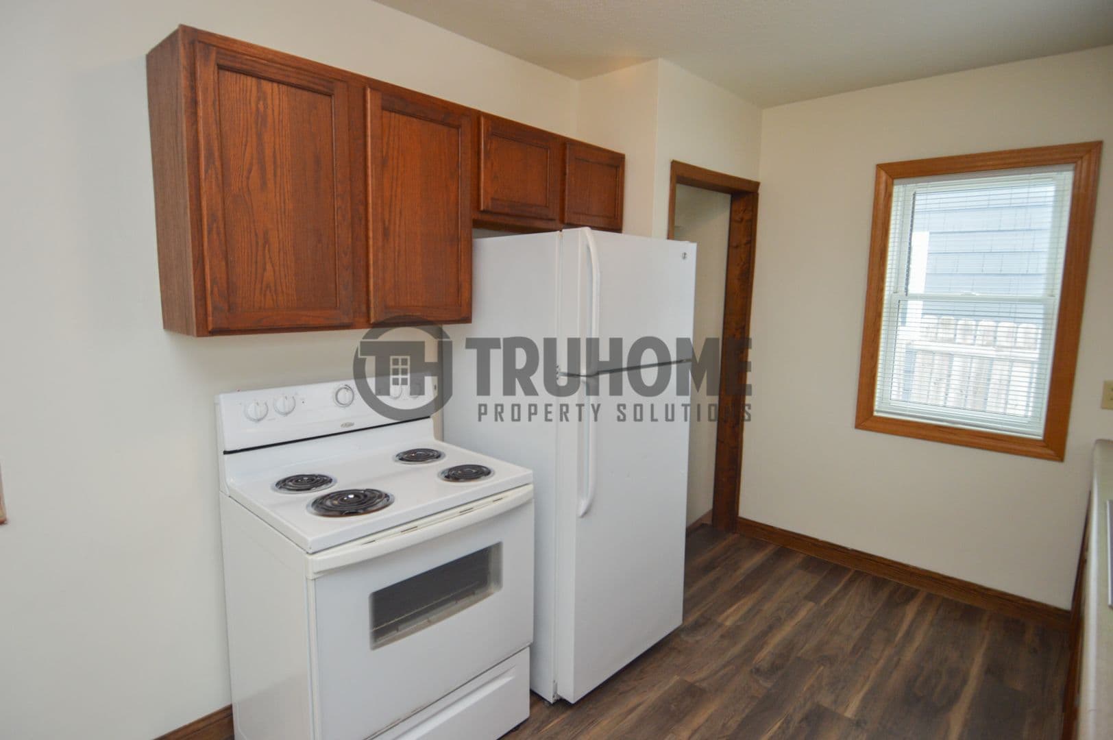 Grand Forks House: 2305 University Ave
