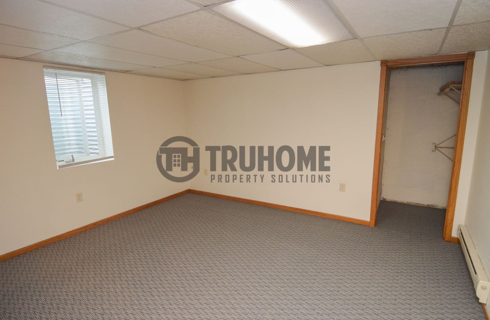 Grand Forks House: 2305 University Ave