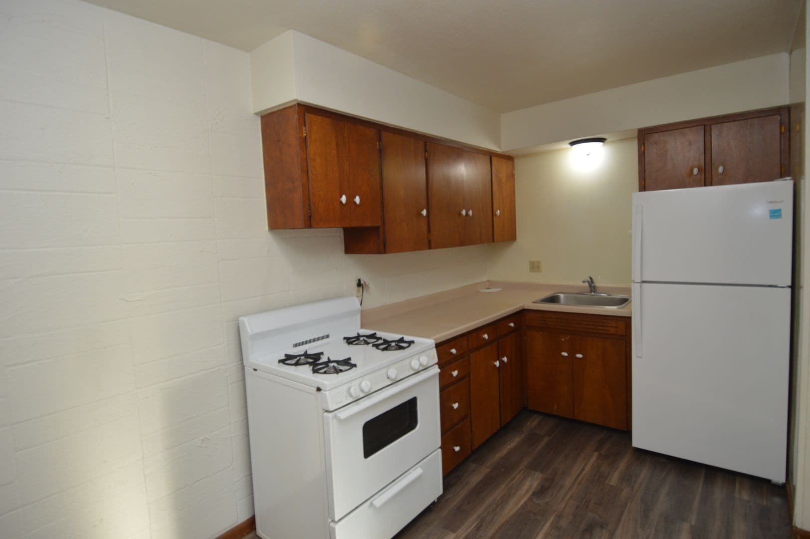 Grand Forks Apartment: 2212, 2216 and 2220 12th Ave. N.