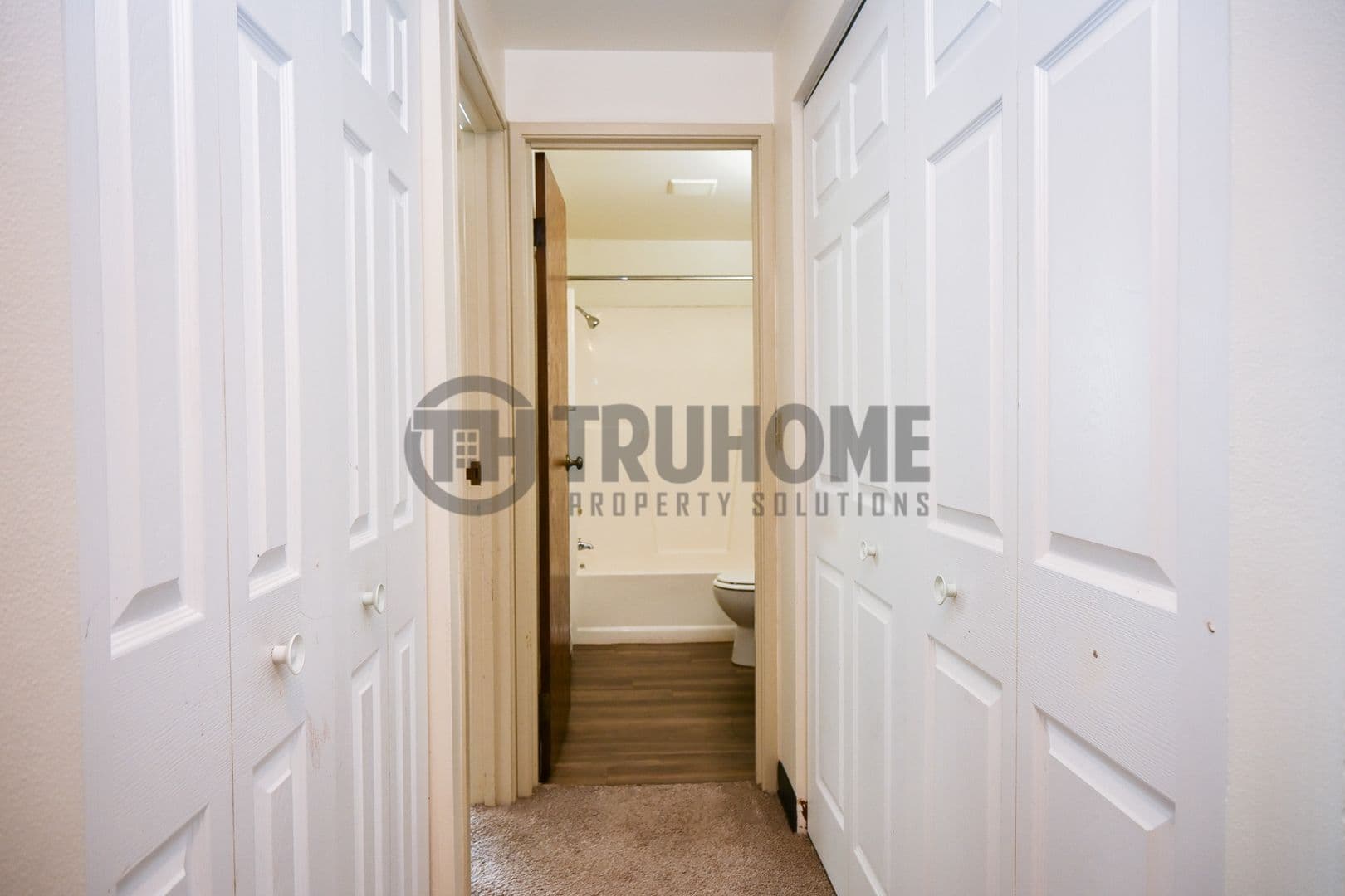 Grand Forks Apartment: 715 North 40th Street