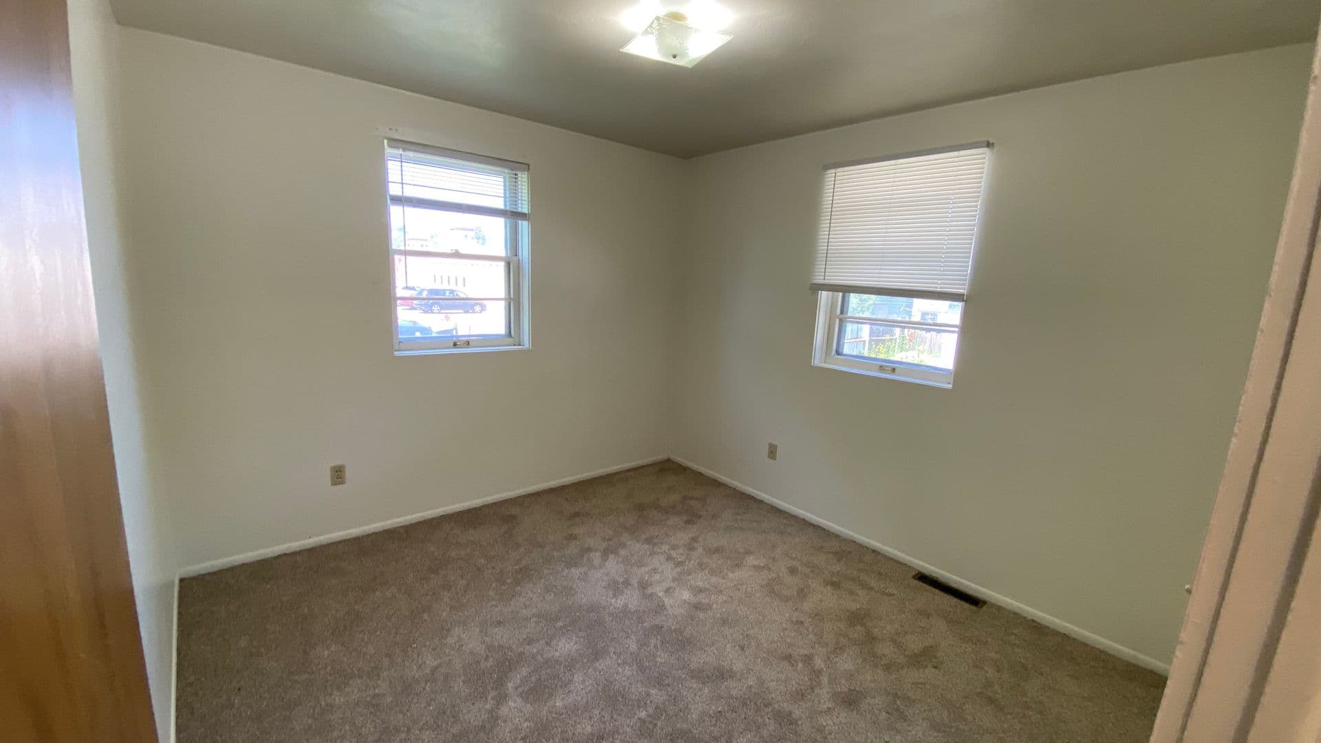 Grand Forks Apartment: 910 S. 12th St.