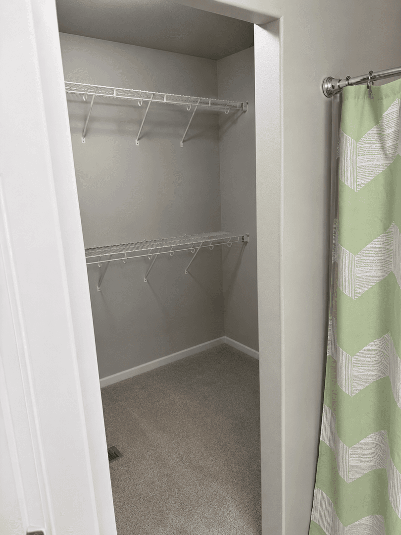 Grand Forks House: 1740 Tobi Lane