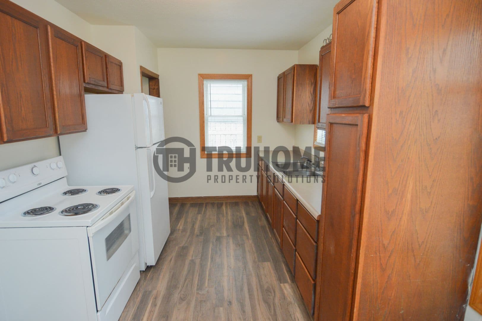Grand Forks House: 2305 University Ave