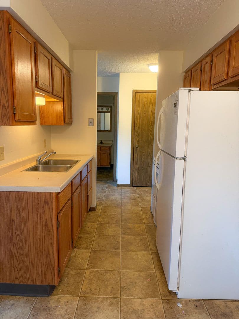 East Grand Forks Apartment: 2134 8th Ave NW