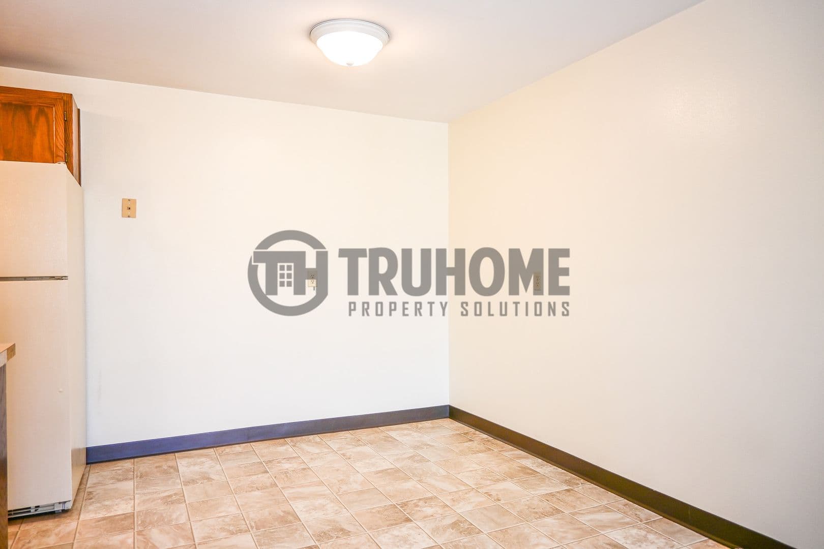 Grand Forks Apartment: 715 North 40th Street