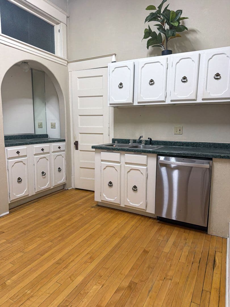 East Grand Forks Apartment: 304 DeMers Ave