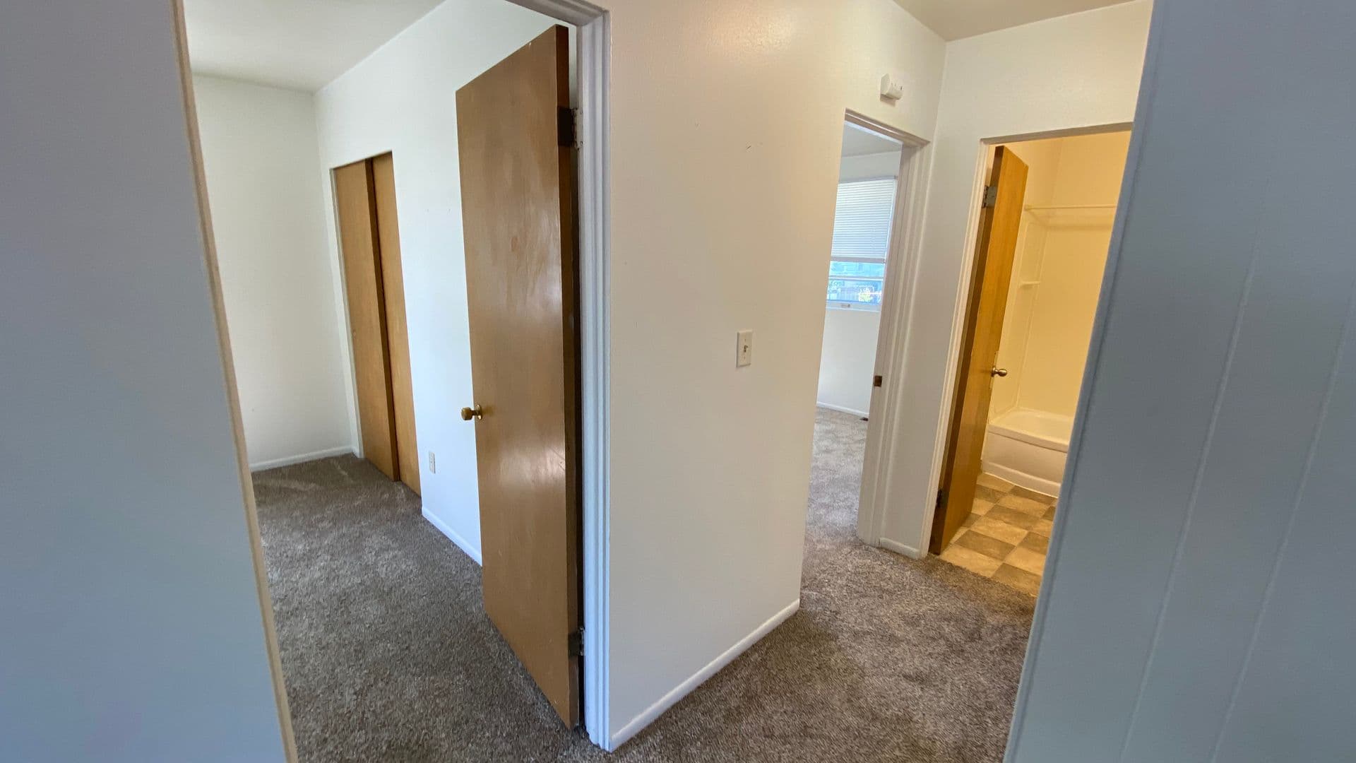 Grand Forks Apartment: 910 S. 12th St.