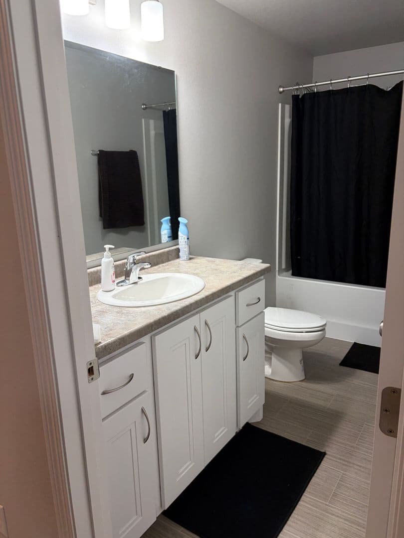 Grand Forks House: 1740 Tobi Lane