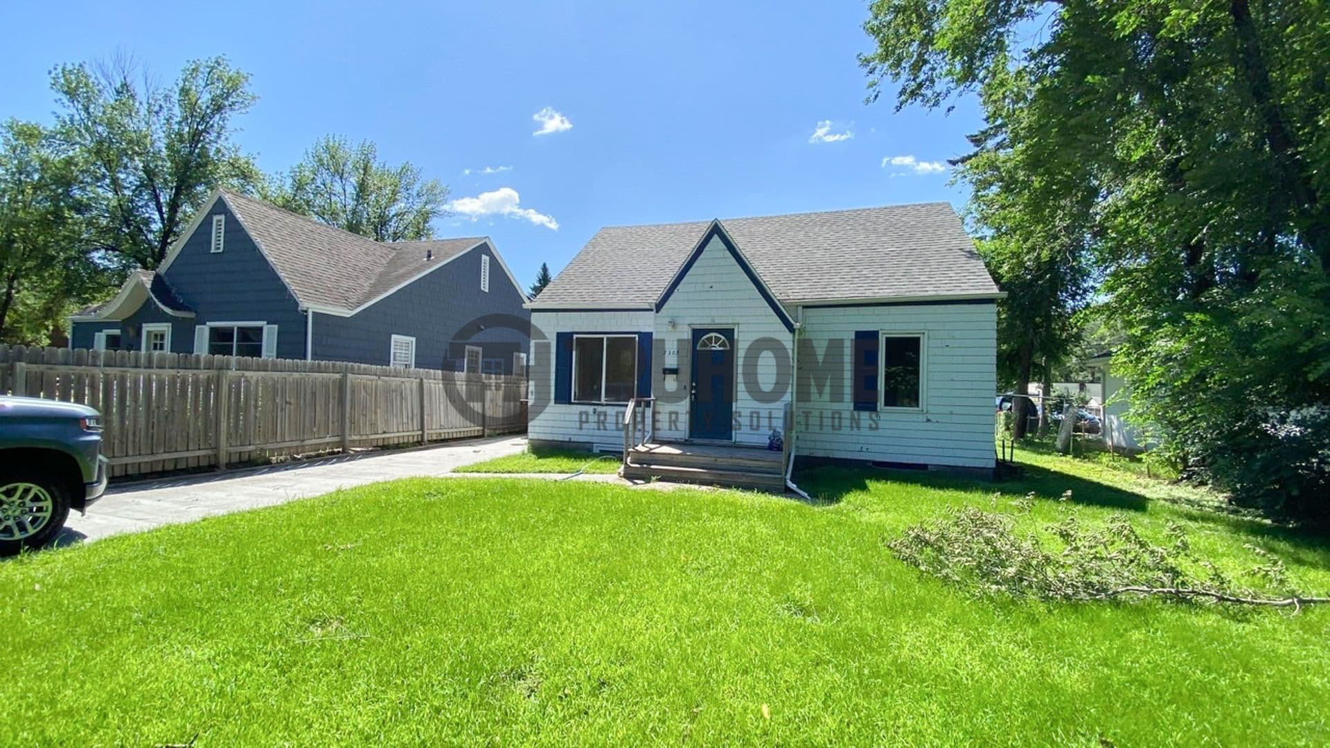 Grand Forks House: 2305 University Ave