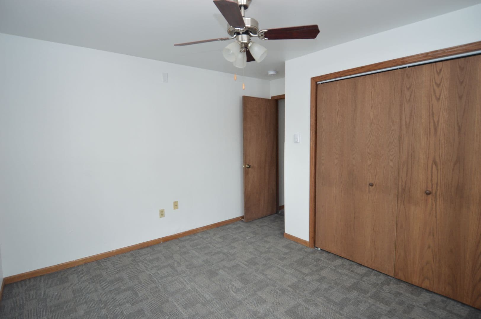 Grand Forks Apartment: 612 N 5th St.