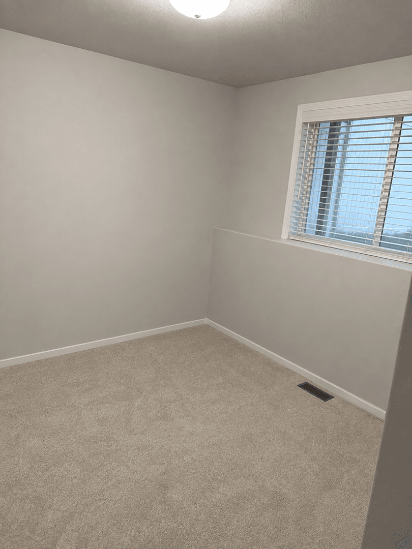 Grand Forks House: 1740 Tobi Lane