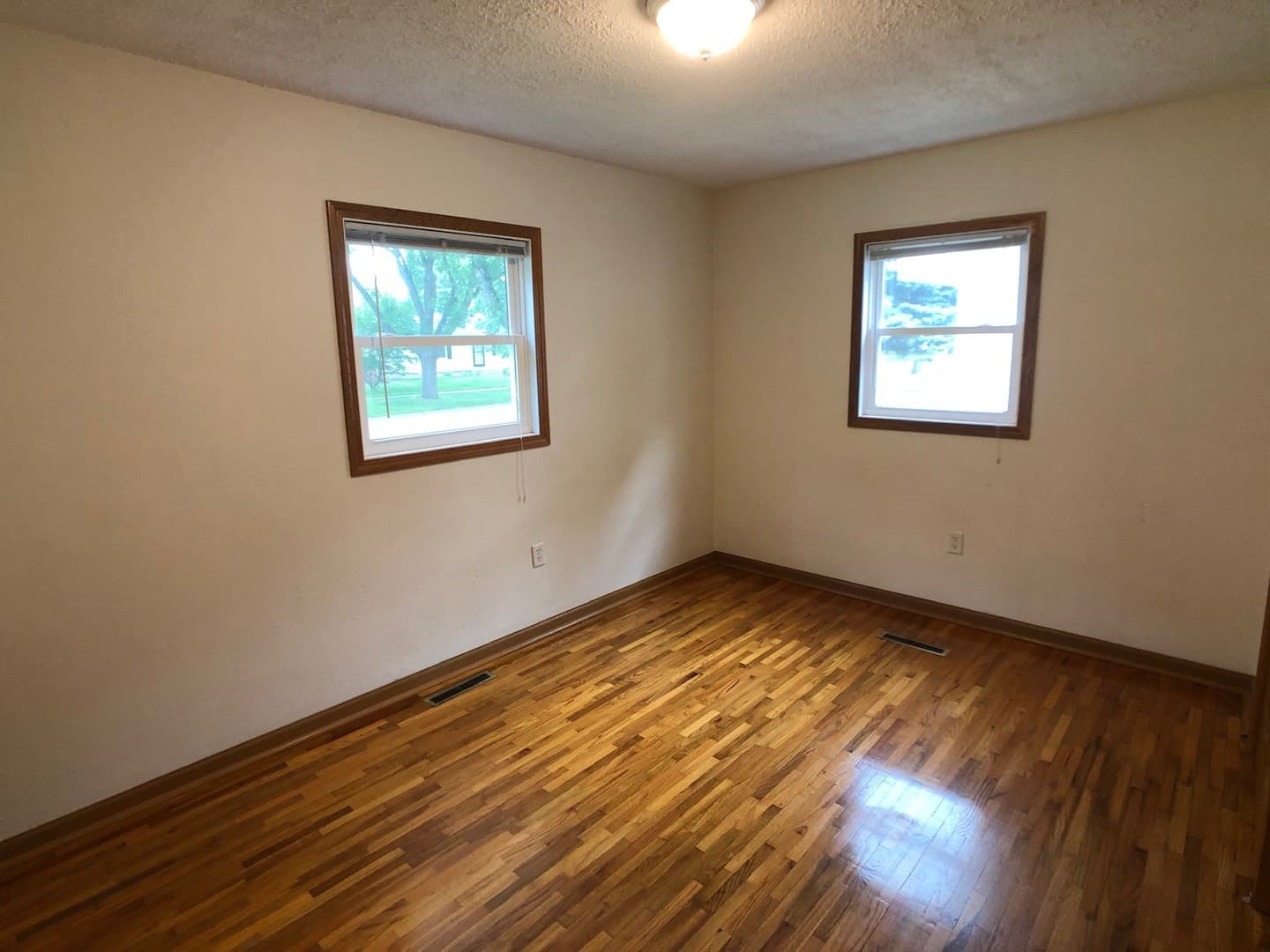 Grand Forks Apartment: 1001 S. 19th St.