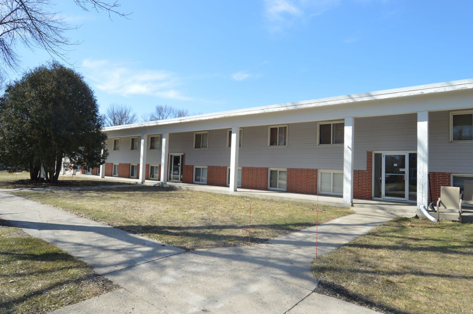 Grand Forks Apartment: 2212, 2216 and 2220 12th Ave. N.