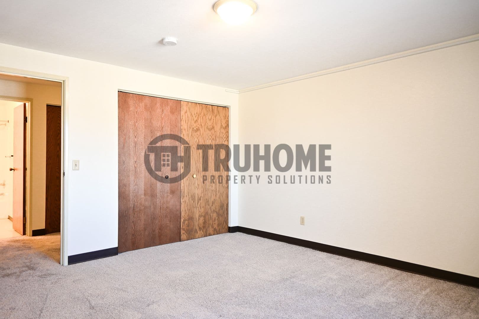 Grand Forks Apartment: 715 North 40th Street