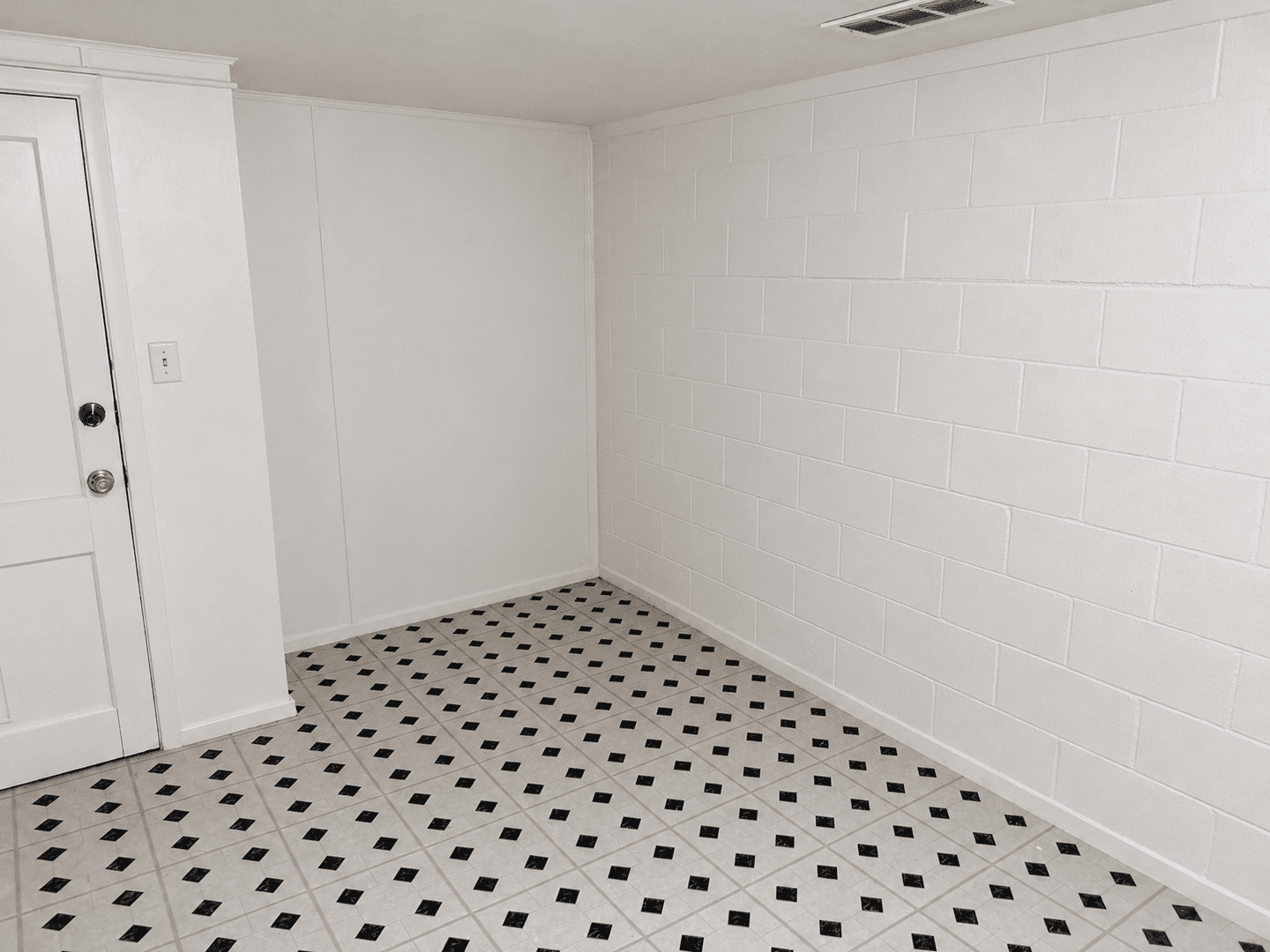 Grand Forks Apartment: 1103/1105 Park Drive