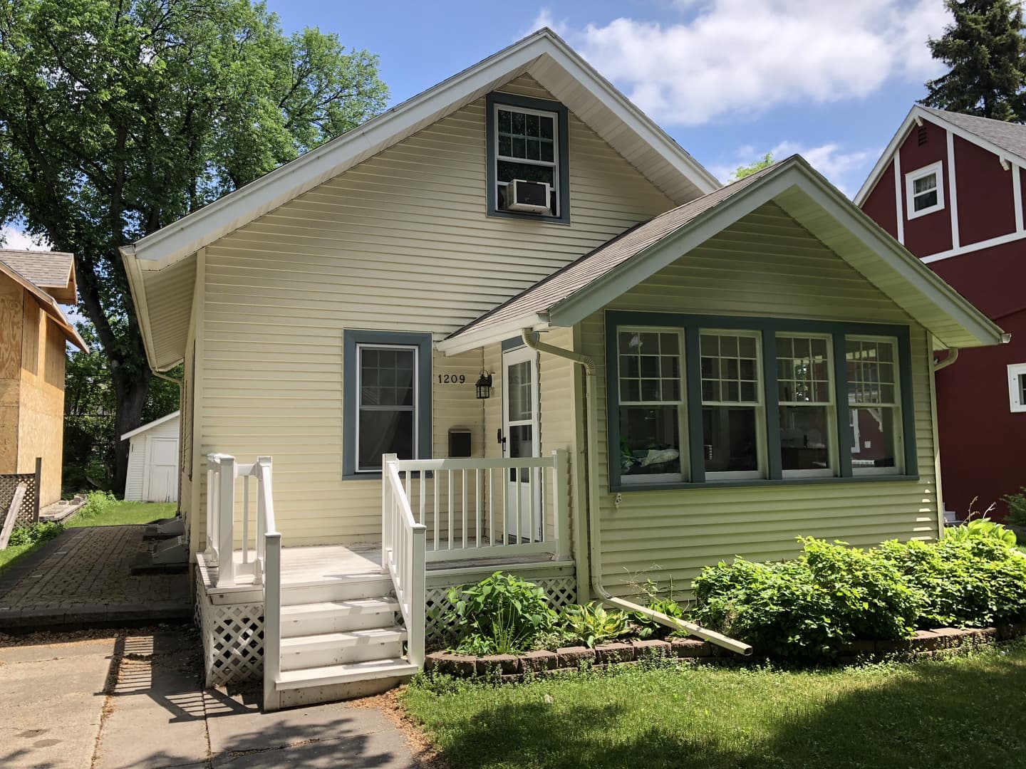 Grand Forks House: 1209 Belmont Rd.