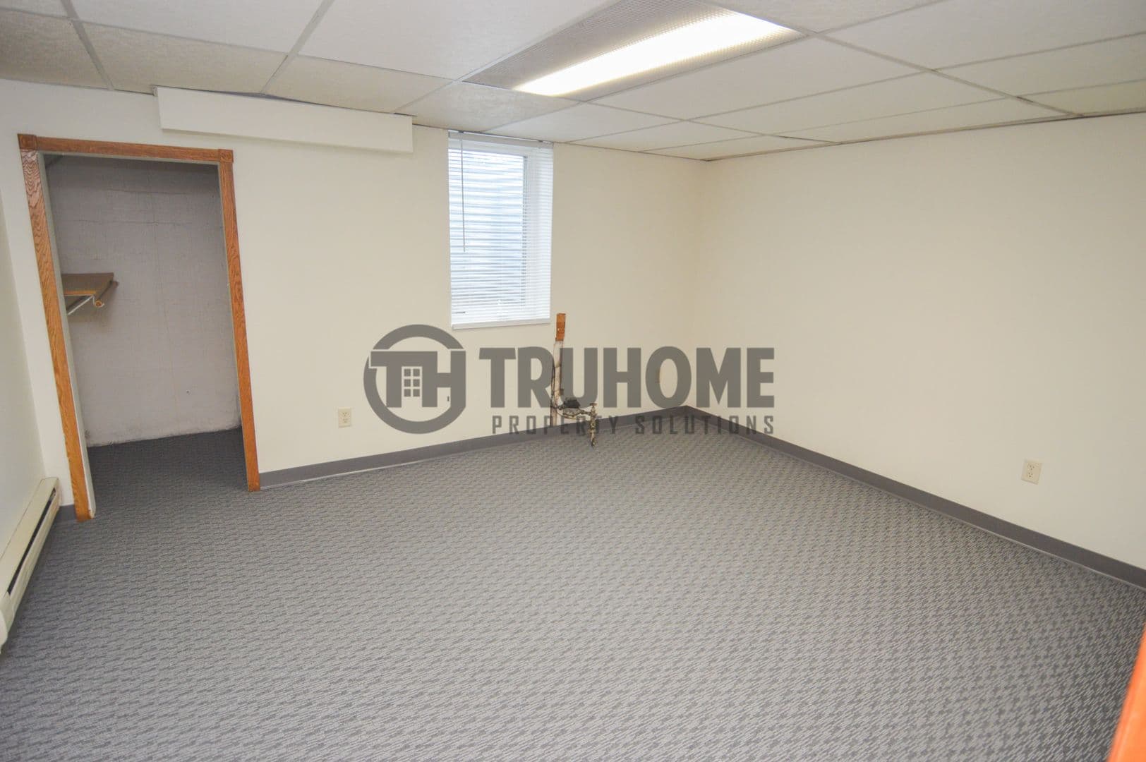 Grand Forks House: 2305 University Ave