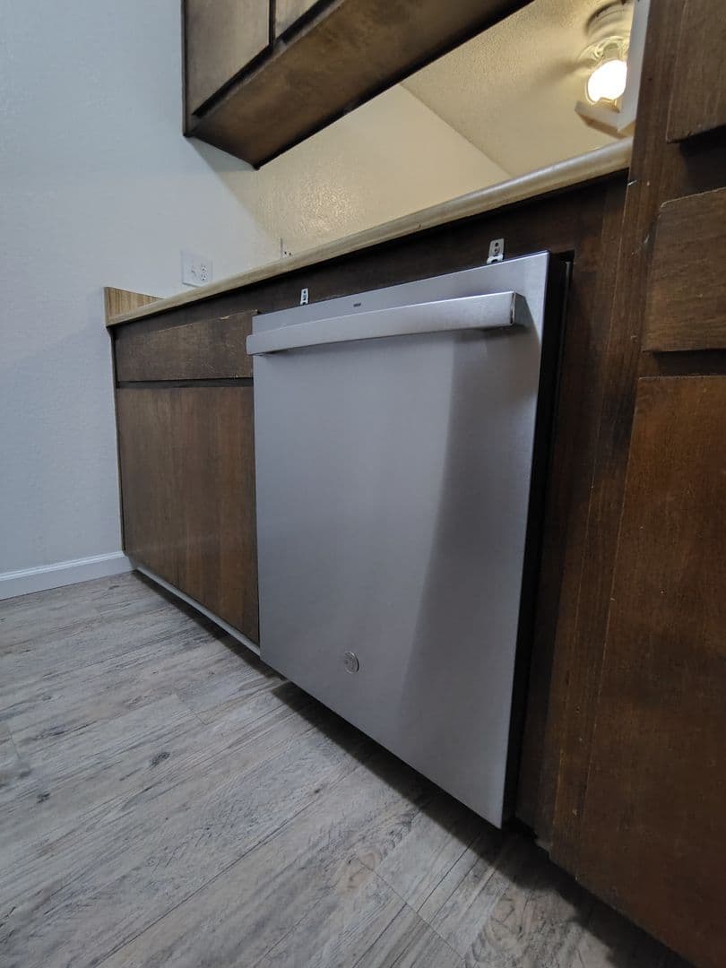 Bakersfield Apartment: 2401 Christmas Tree Ln