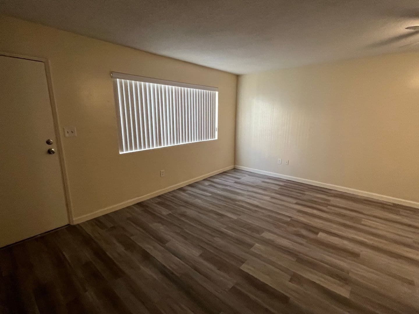 Bakersfield Apartment: 1015-1019  L Street