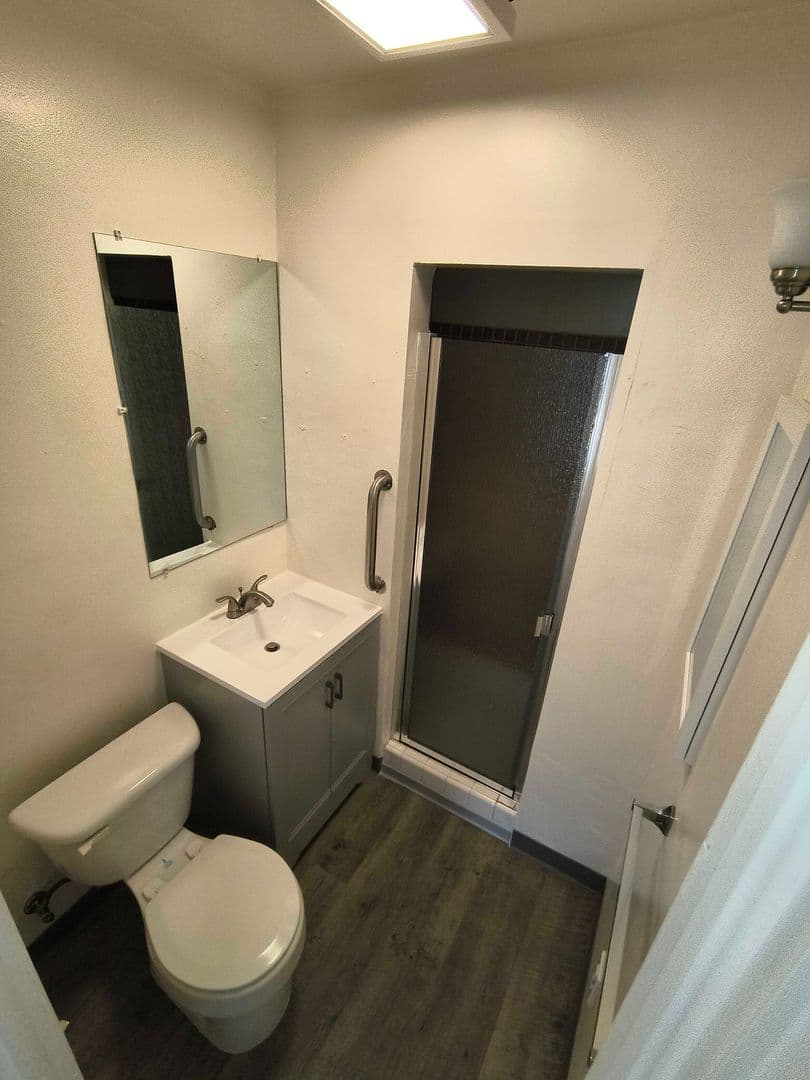 Bakersfield House: 223 Wilson Avenue
