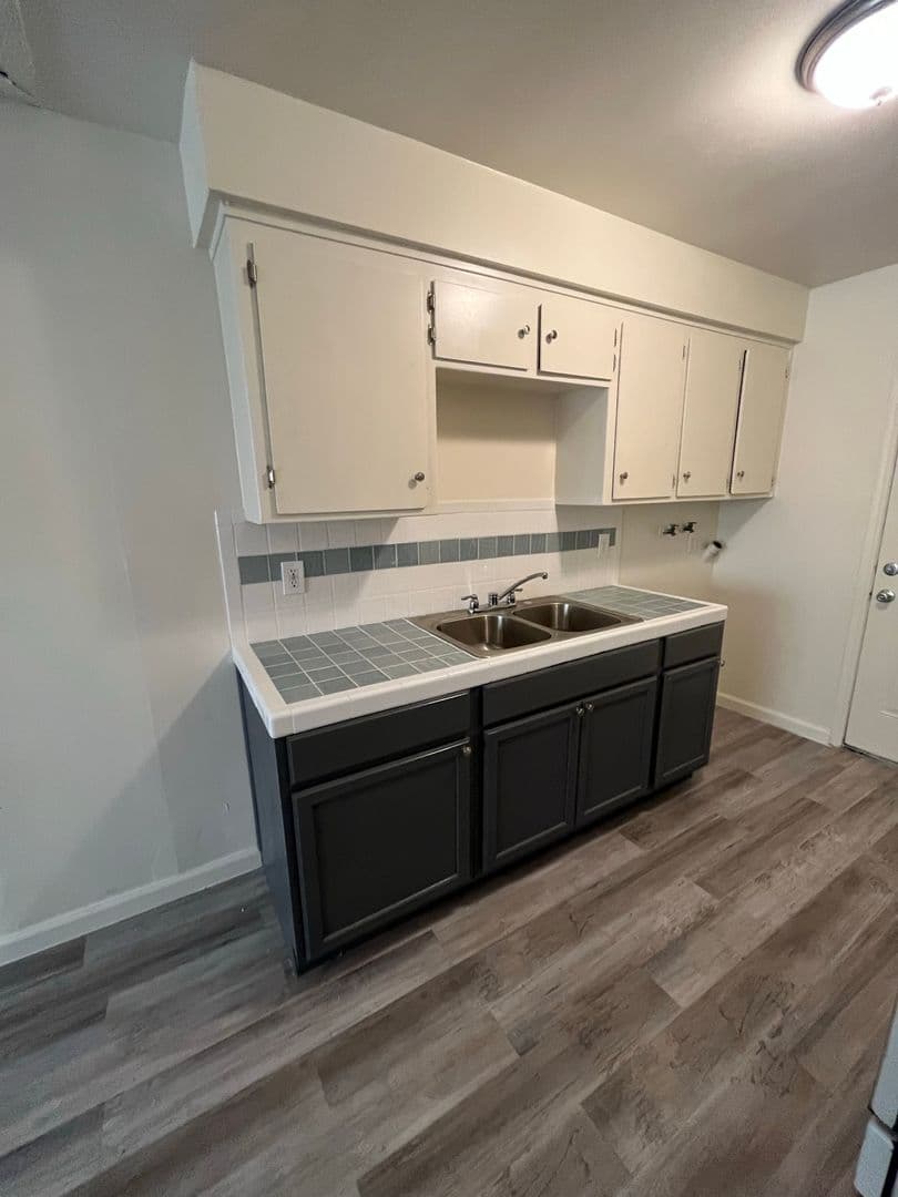 Bakersfield Apartment: 1015-1019  L Street