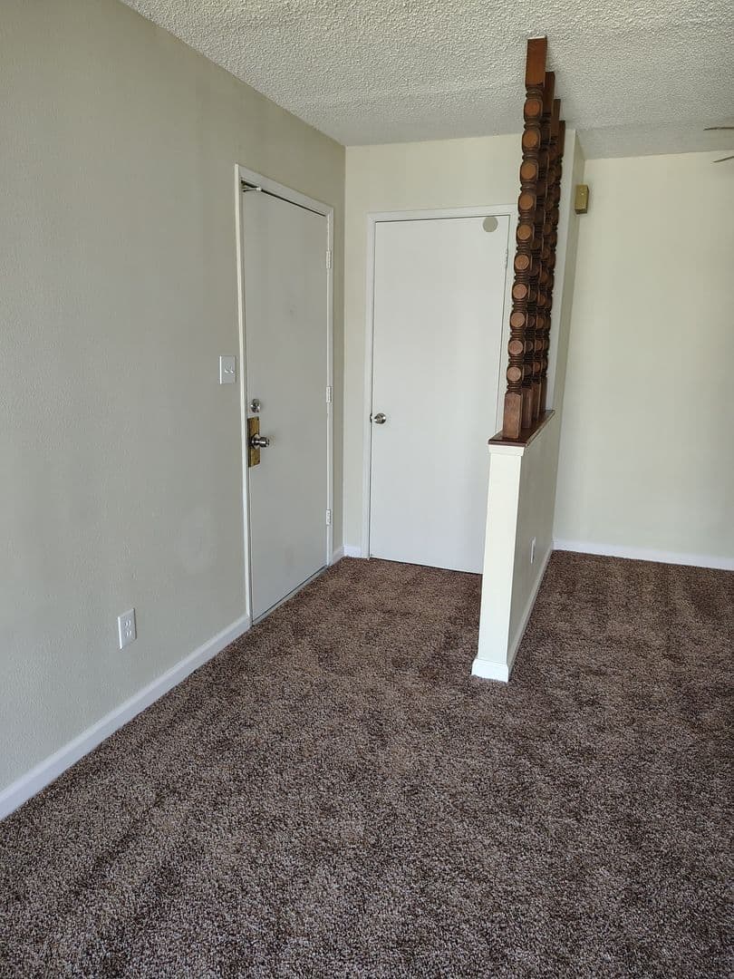 Bakersfield Apartment: 2401 Christmas Tree Ln