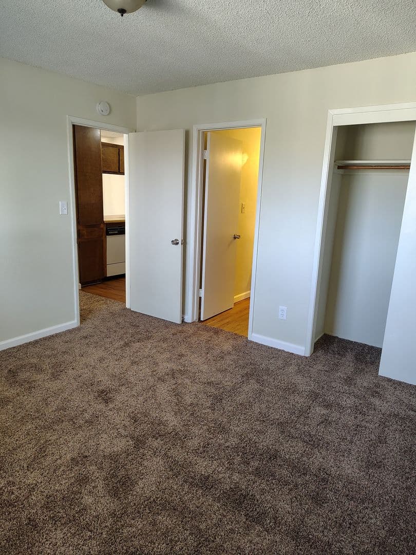 Bakersfield Apartment: 2401 Christmas Tree Ln