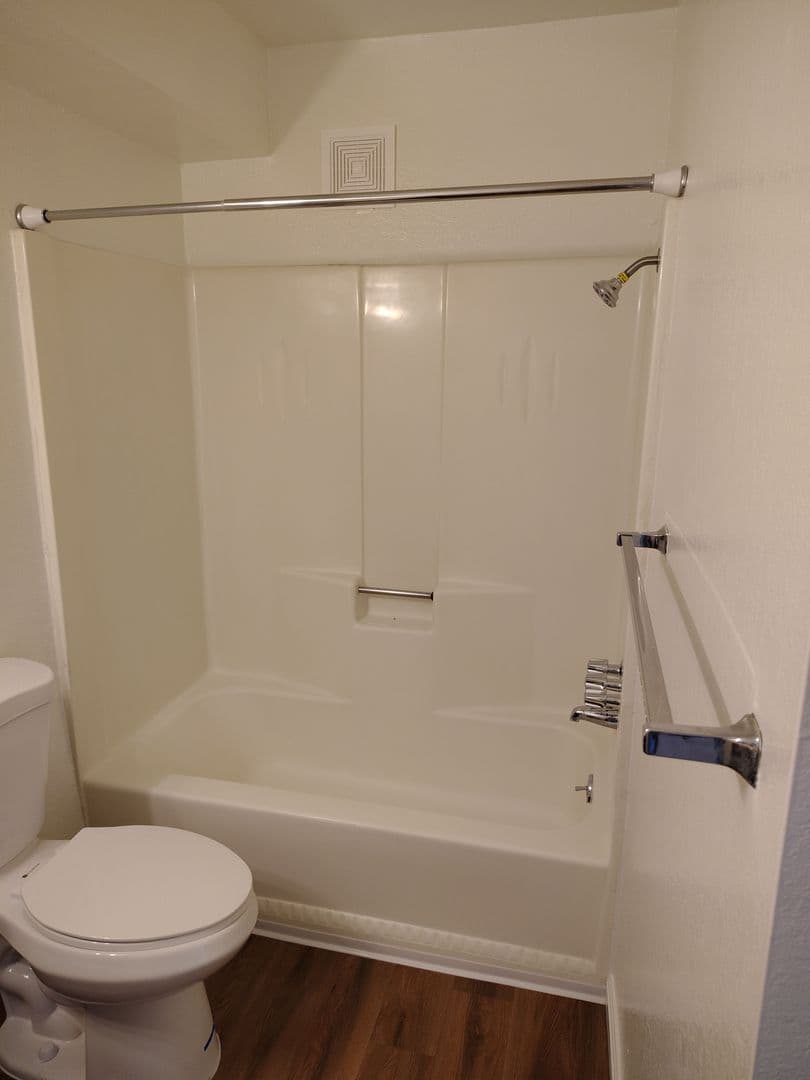 Bakersfield Apartment: 2401 Christmas Tree Ln