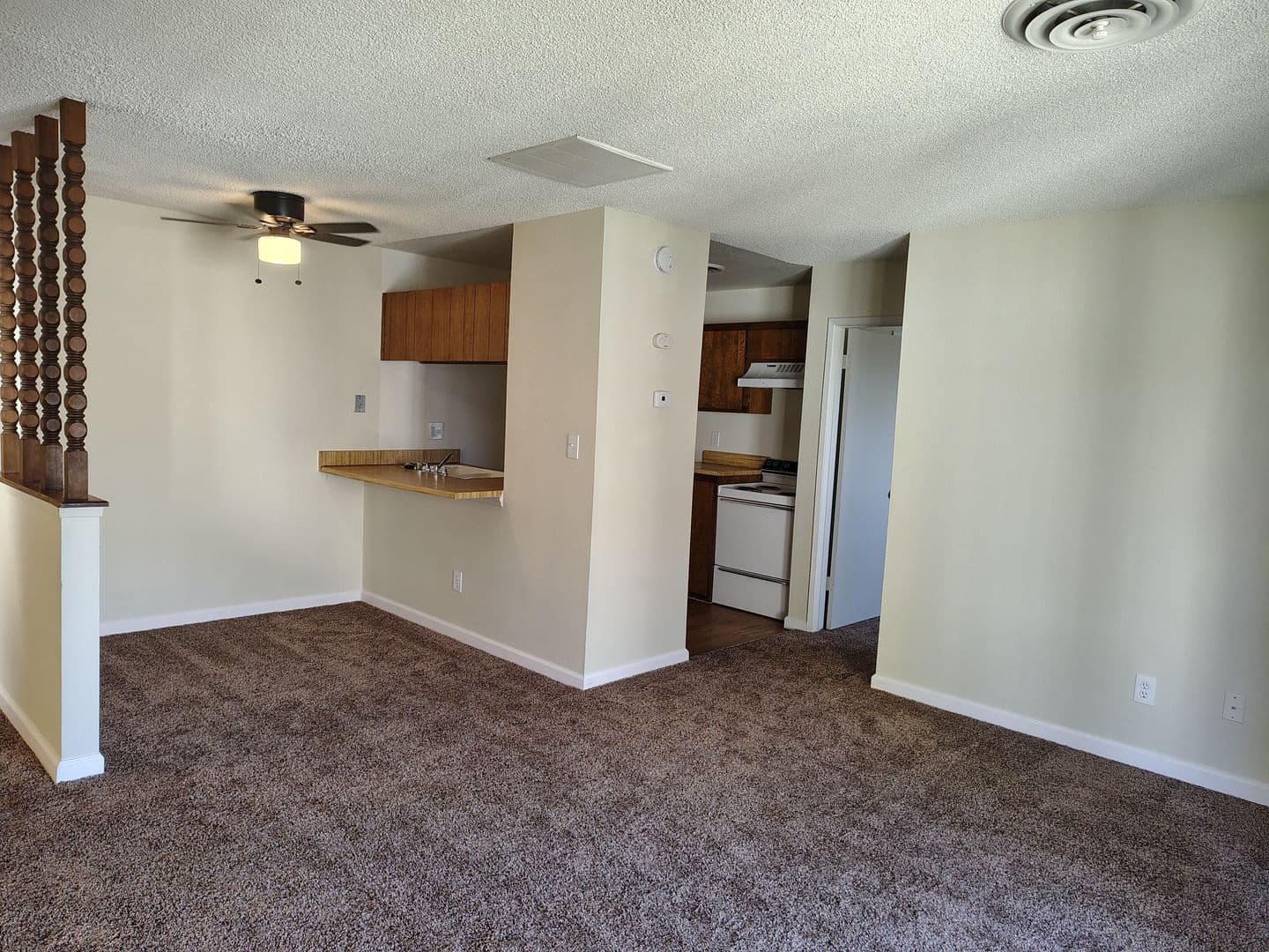 Bakersfield Apartment: 2401 Christmas Tree Ln