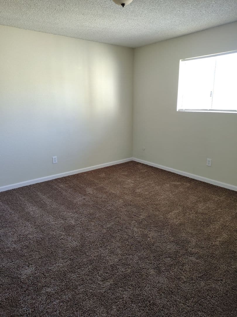 Bakersfield Apartment: 2401 Christmas Tree Ln