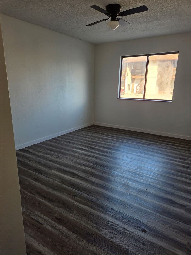Pacific Apartment: 700 W Union Street
