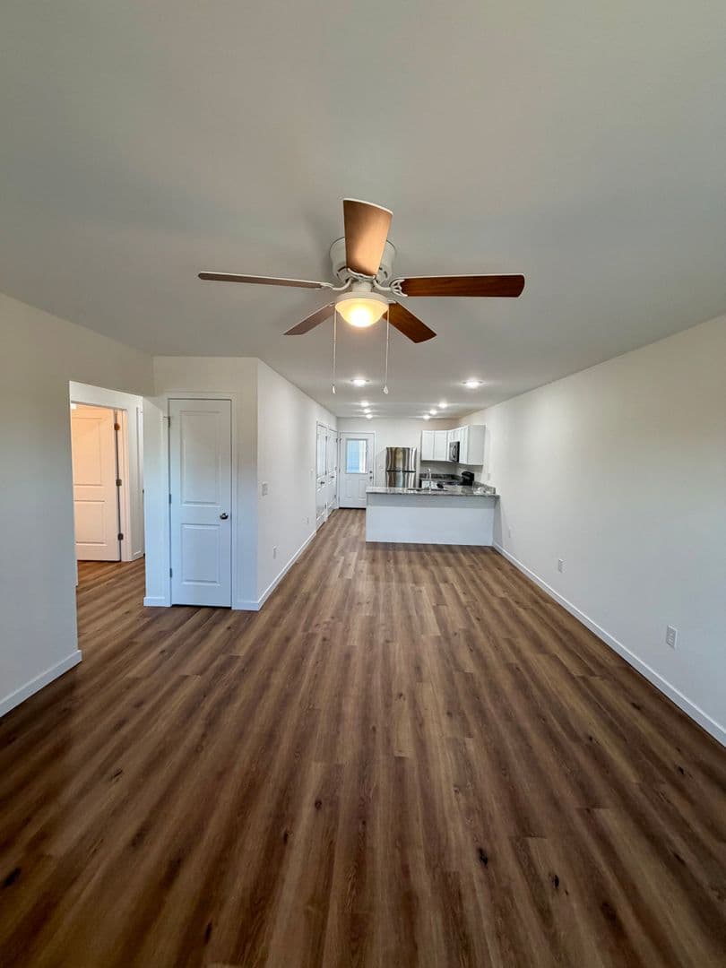 Sullivan Apartment: 211 North and South Road