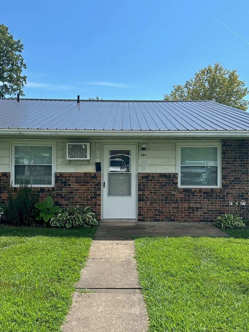 Owensville Apartment: 601A. 601B, 601C, 601D E Jefferson Avenue