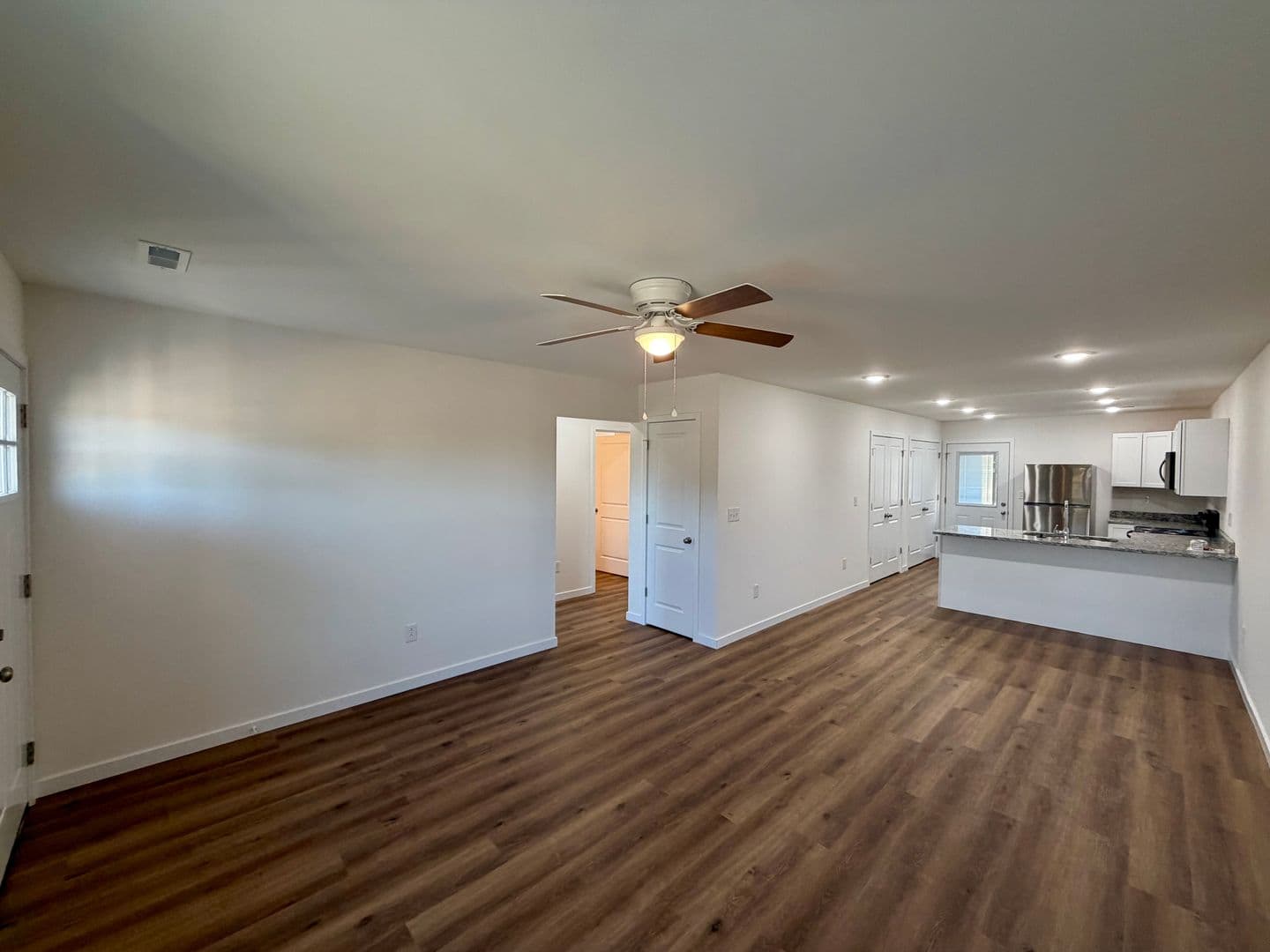 Sullivan Apartment: 211 North and South Road