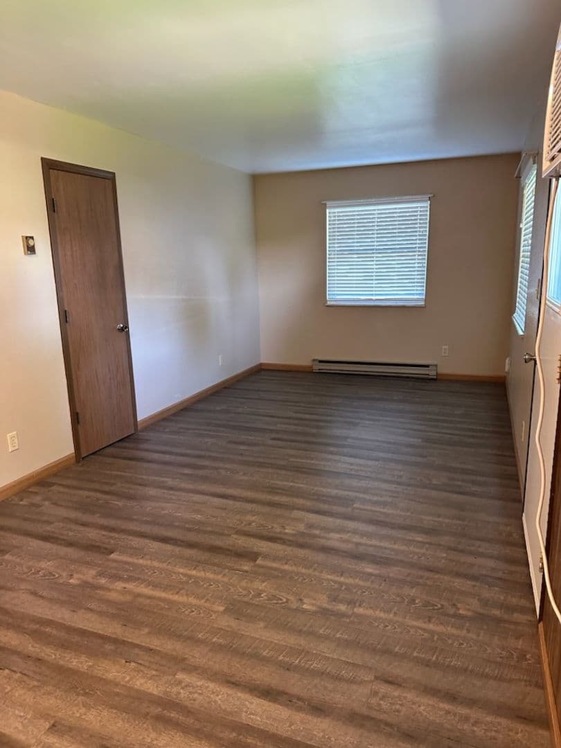 Owensville Apartment: 601A. 601B, 601C, 601D E Jefferson Avenue