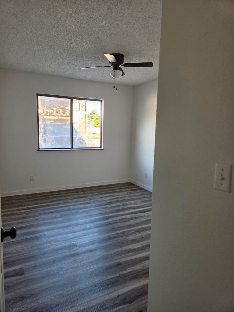 Pacific Apartment: 700 W Union Street