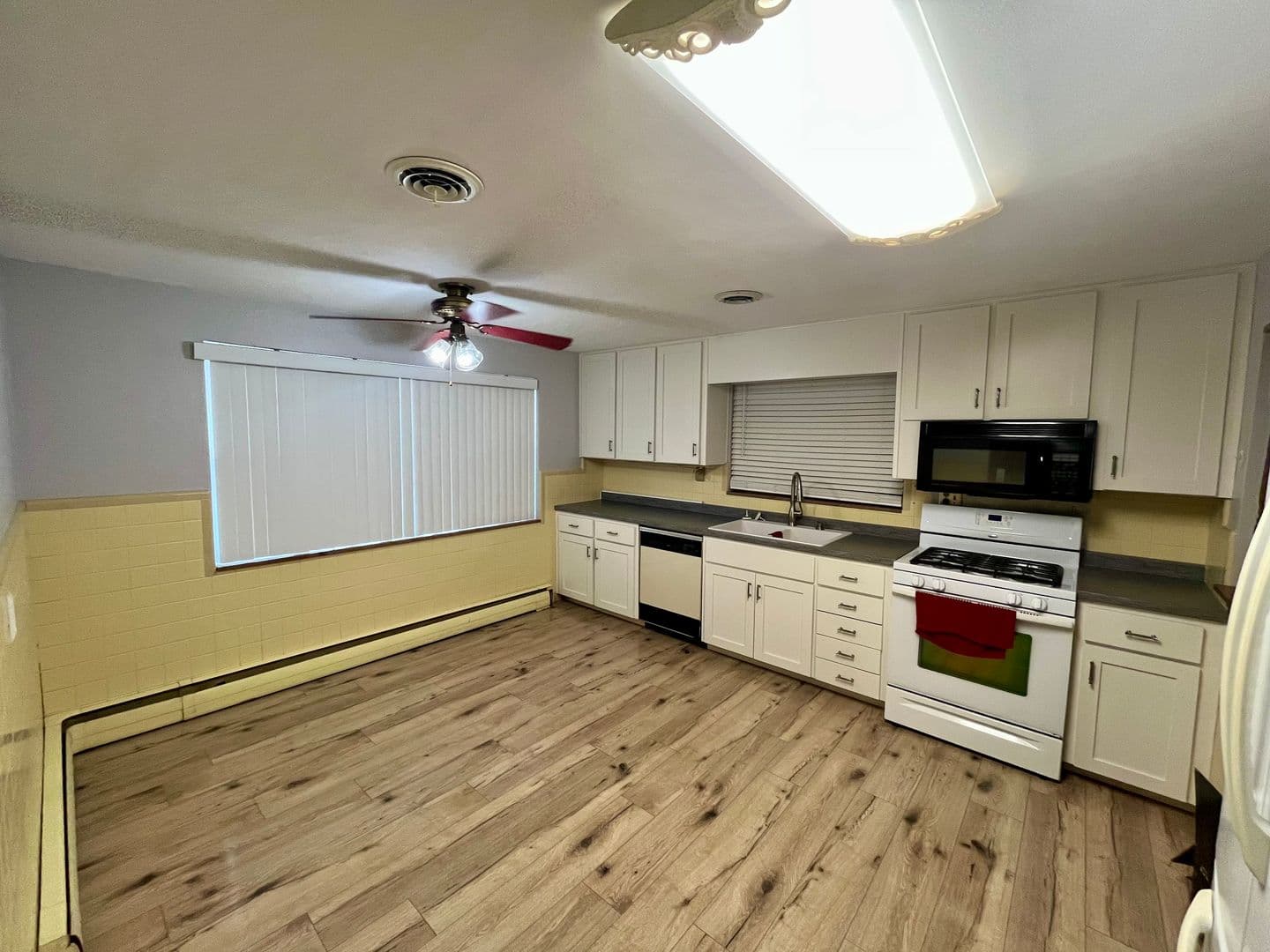 Sullivan Apartment: 1091, 1095 Oregon Street