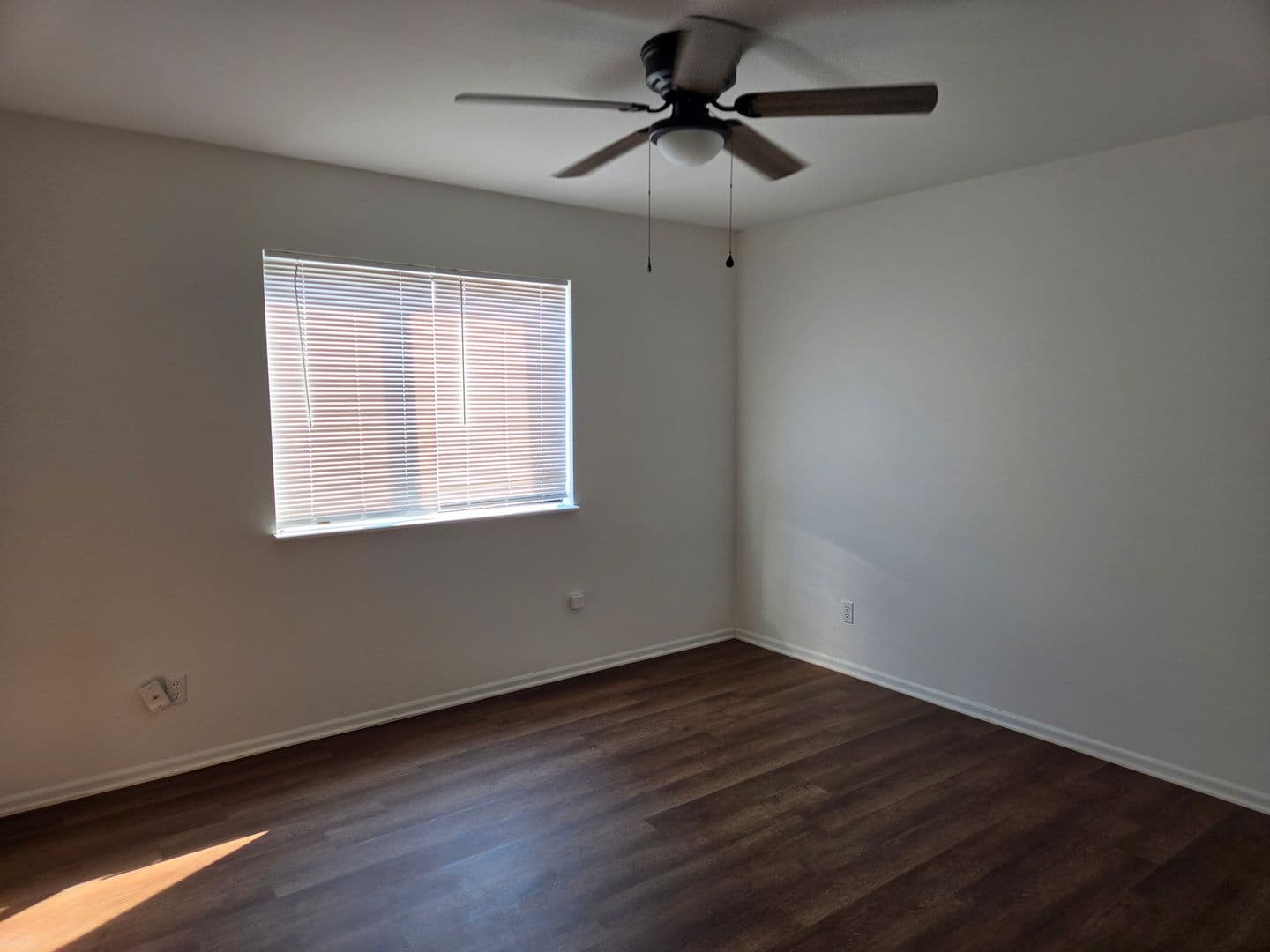 Pacific Apartment: 700 W Union Street