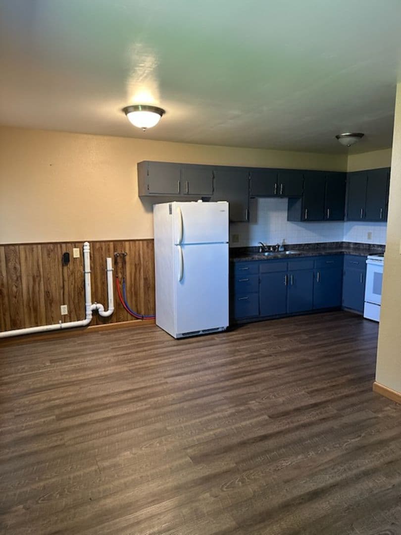 Owensville Apartment: 601A. 601B, 601C, 601D E Jefferson Avenue